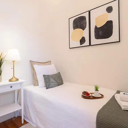 Host Wise - Modern Comfy Flat Apartment *