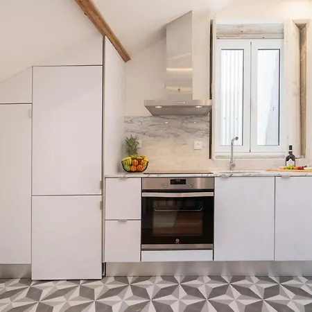 Host Wise - Modern Comfy Flat *