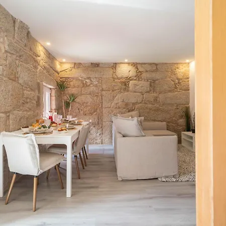 Host Wise - Modern Comfy Flat Apartment
