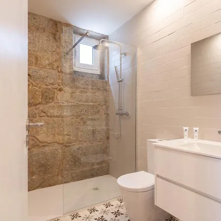 Host Wise - Modern Comfy Flat