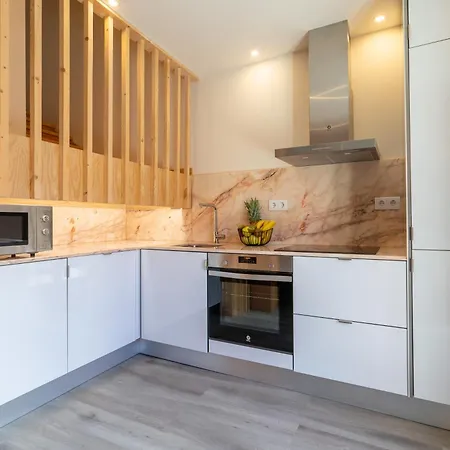 Host Wise - Modern Comfy Flat